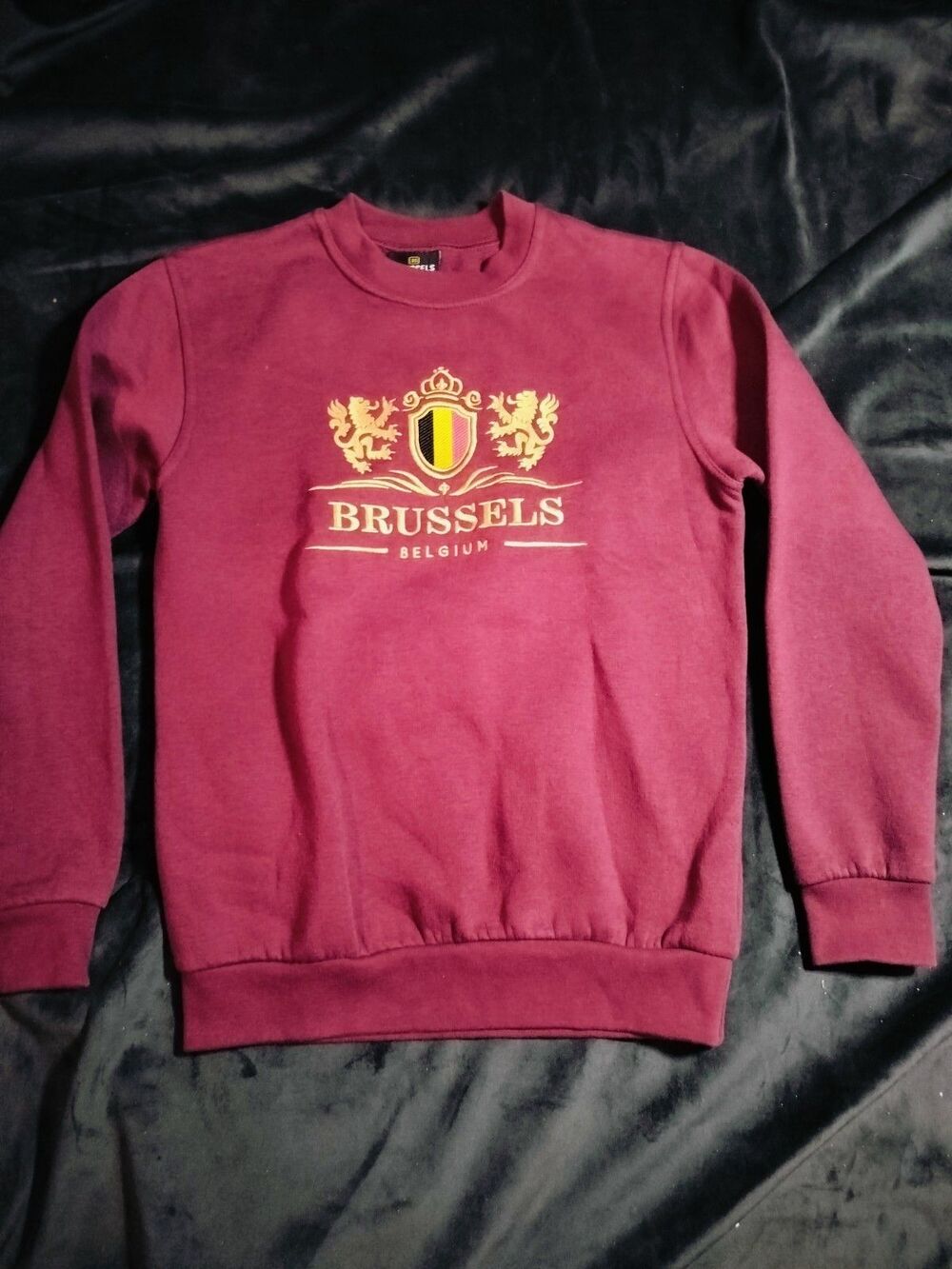 Brussels Belgium Burgundy Maroon Embroidered Graphic Pullover Sweatshirt XS